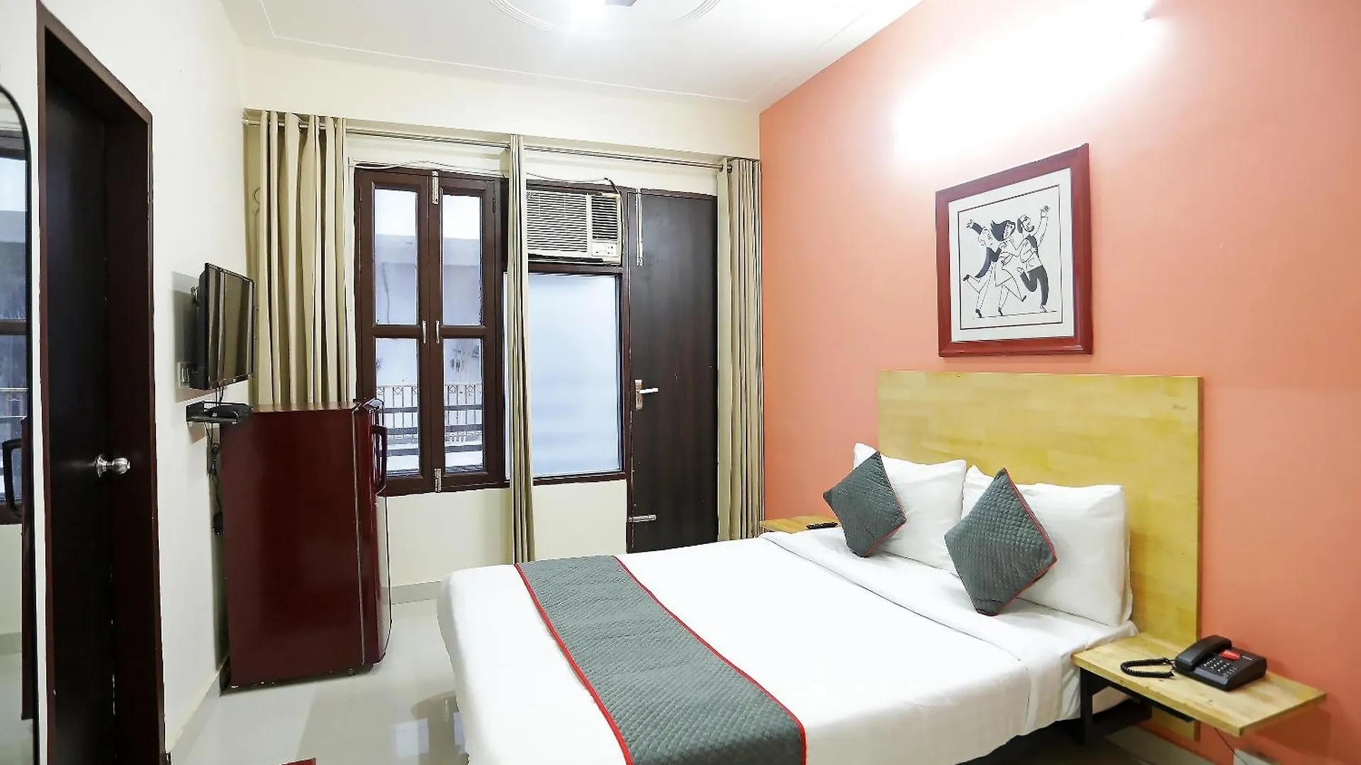 Super Townhouse Cloud Bay, Near Genpact, Sector-69, Gurgaon Hotel