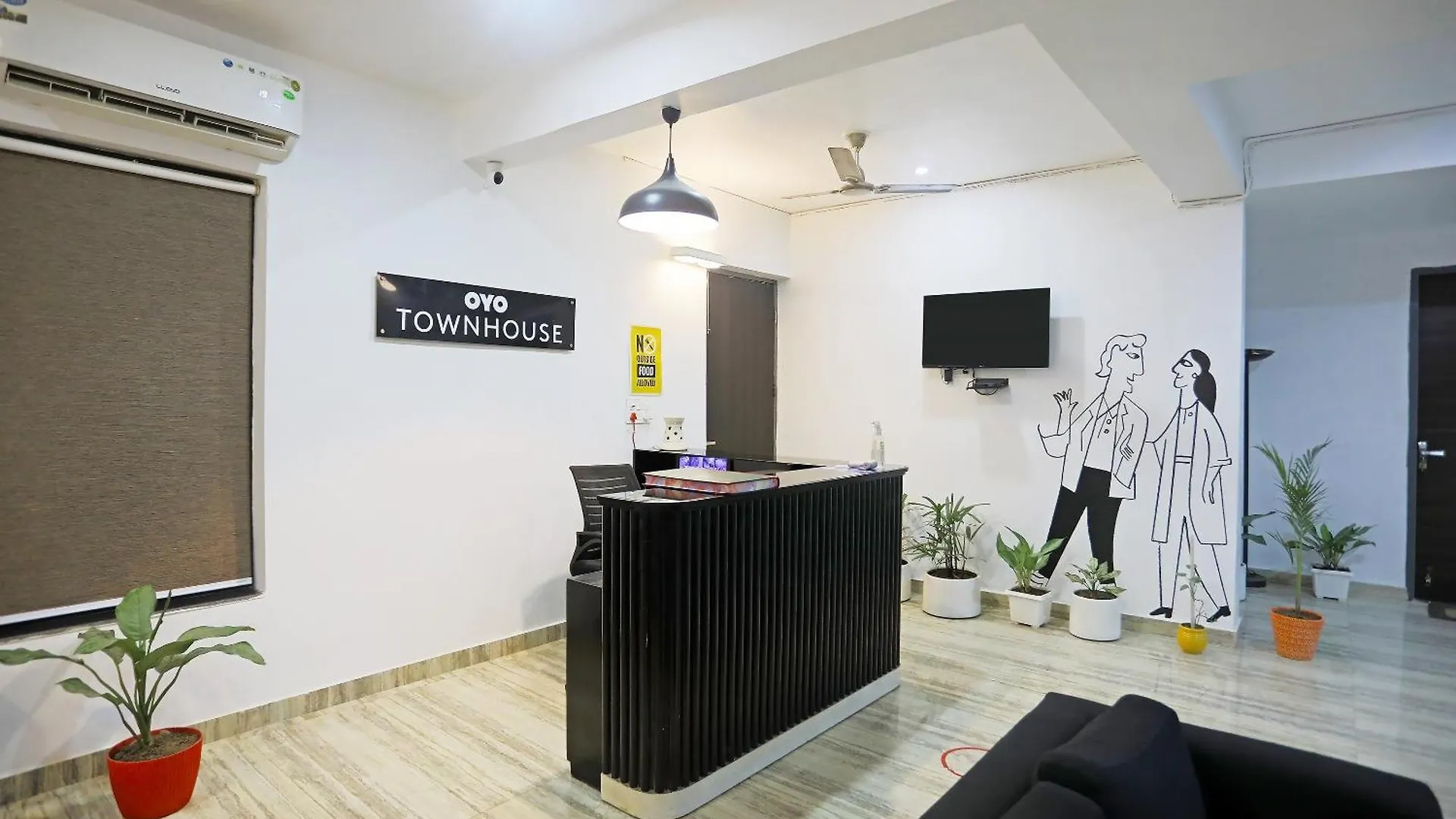 Super Townhouse Cloud Bay, Near Genpact, Sector-69, Gurgaon Hotel 4*,