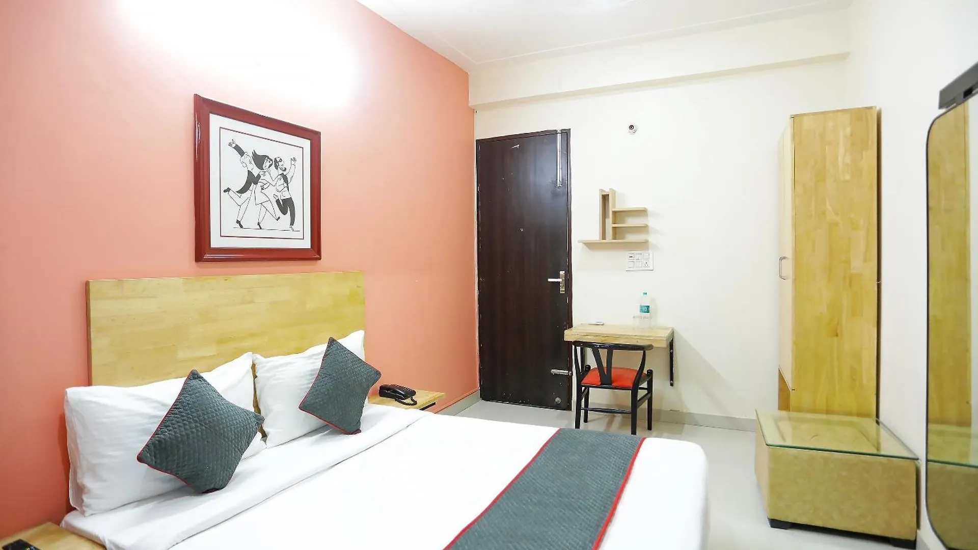 ****  Super Townhouse Cloud Bay, Near Genpact, Sector-69, Gurgaon Hotel India