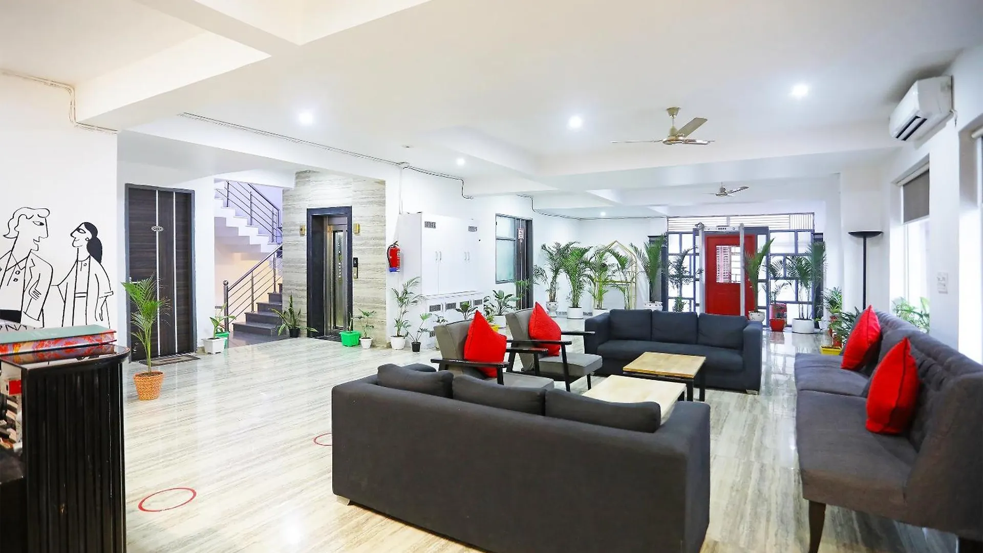 Super Townhouse Cloud Bay, Near Genpact, Sector-69, Gurgaon Hotel