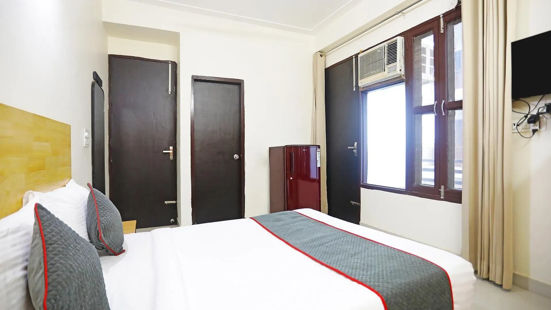 Super Townhouse Cloud Bay, Near Genpact, Sector-69, Gurgaon Hotel India
