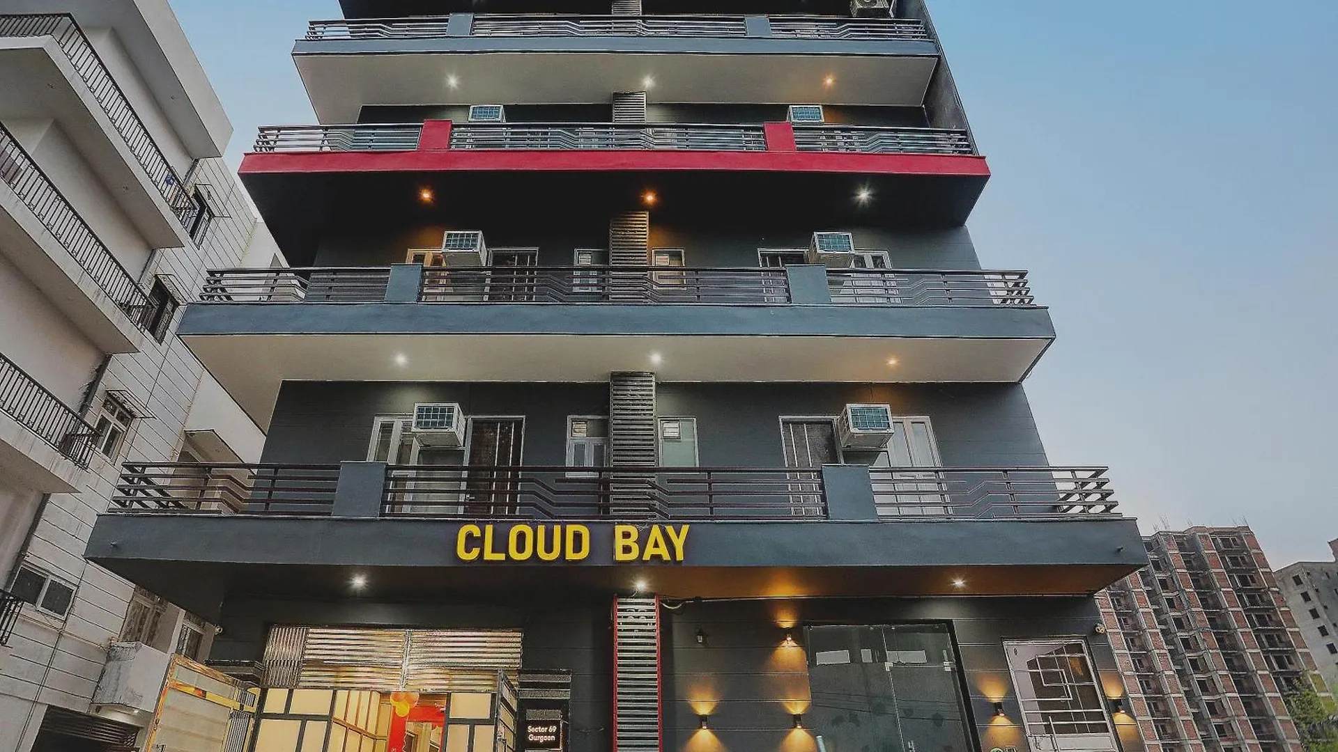 Super Townhouse Cloud Bay, Near Genpact, Sector-69, Gurgaon Hotel