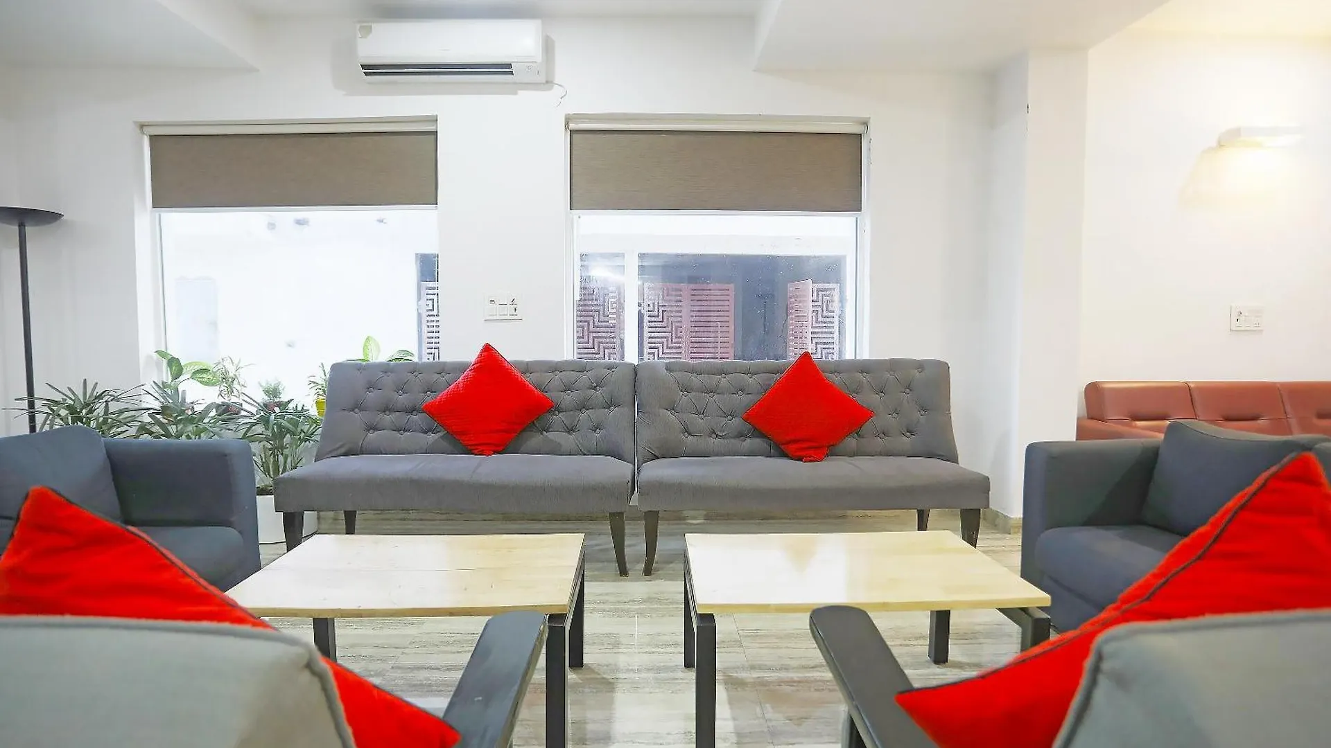 Super Townhouse Cloud Bay, Near Genpact, Sector-69, Gurgaon Hotel
